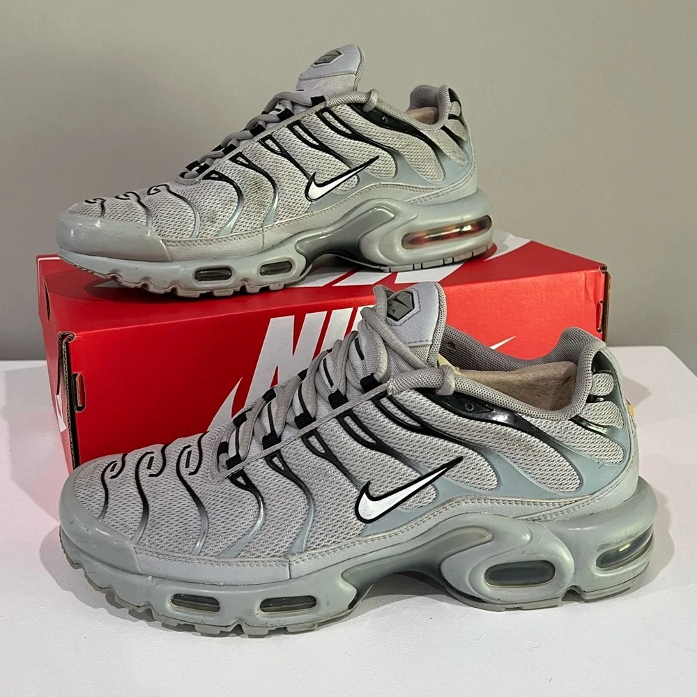Nike Air Max Plus TN Wolf Grey Lace Up Men's Sneakers Size 9 - Picture 4 of 11